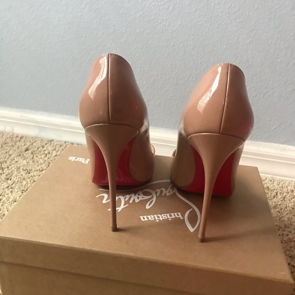 Nude Christian Louboutin - So Kate - Picture 3 of 5